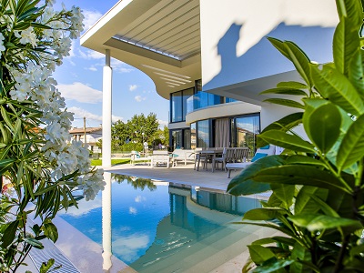 Villa Glass
